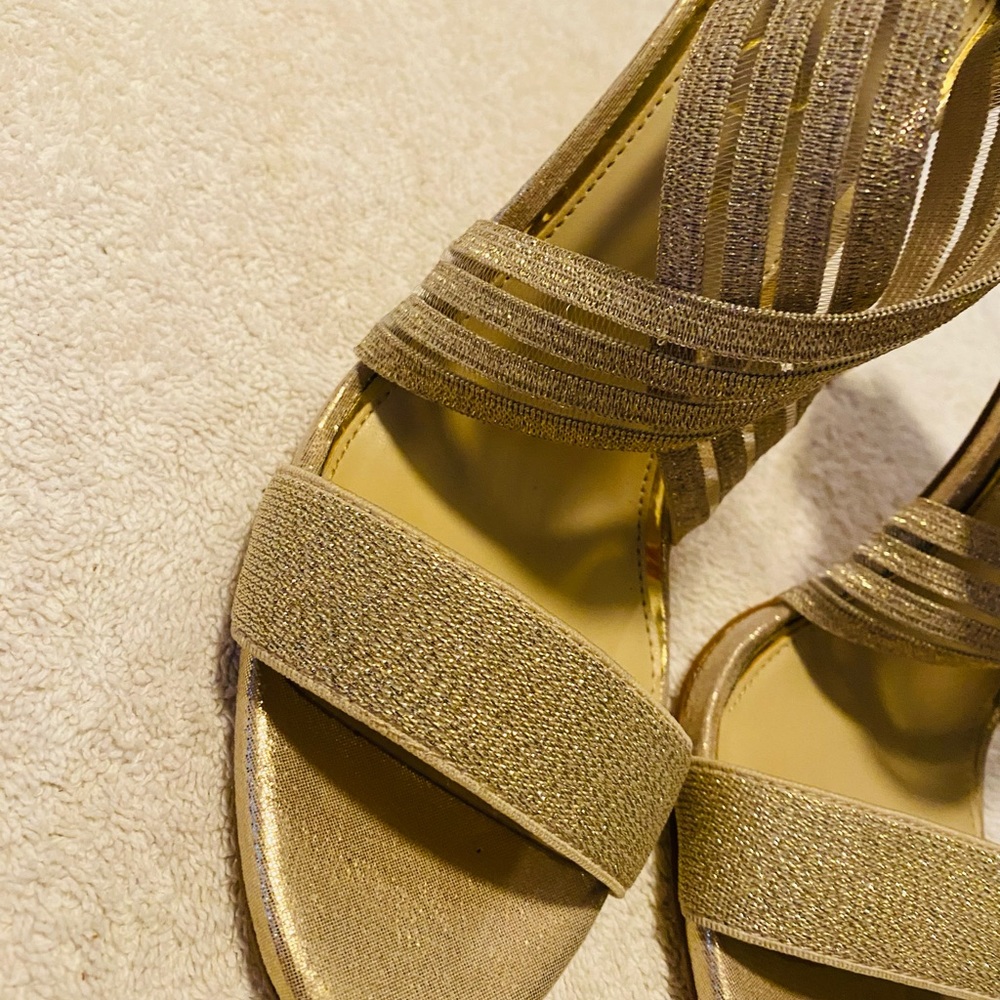 Brand New Heels By JESSICA SIMPSON - Heel Height Is 4 Inches - Size 8 M - box 7 - Picture 2 of 4